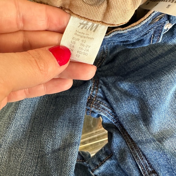 Cute H&M Jeans - Picture 3 of 4